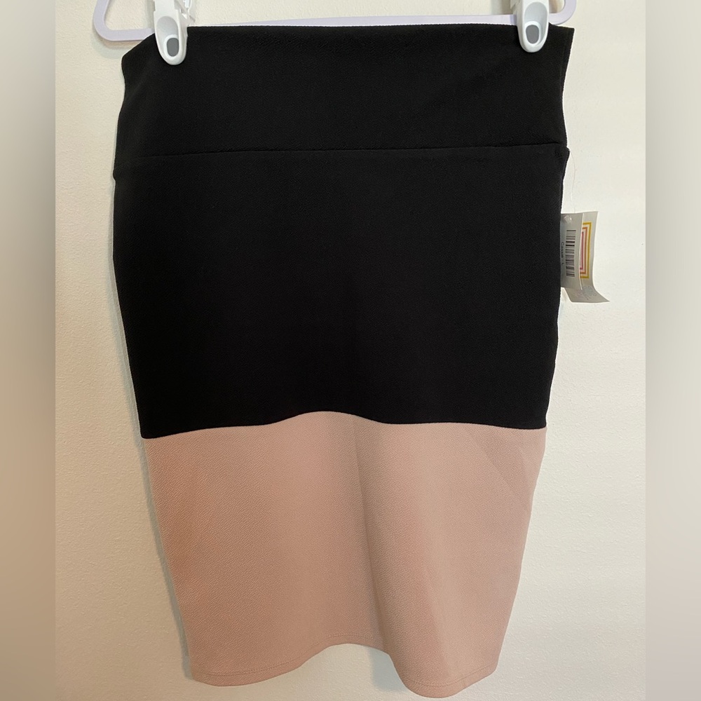 NWT LuLaRoe Cassie Skirt Women’s Size Large